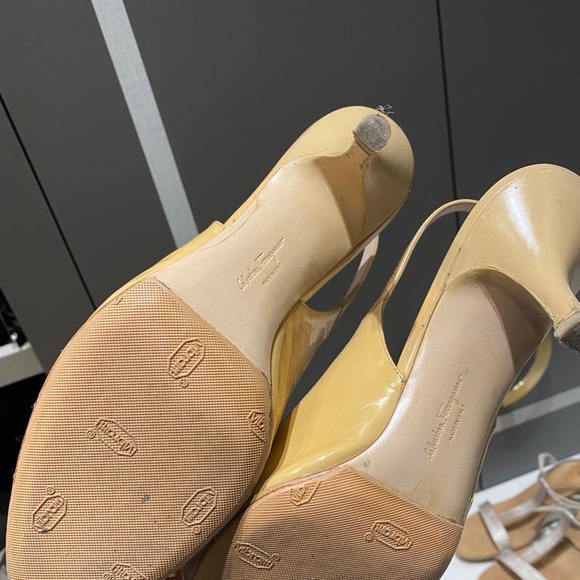 Feragamo Nude sling backs in size 9. - Picture 2 of 5